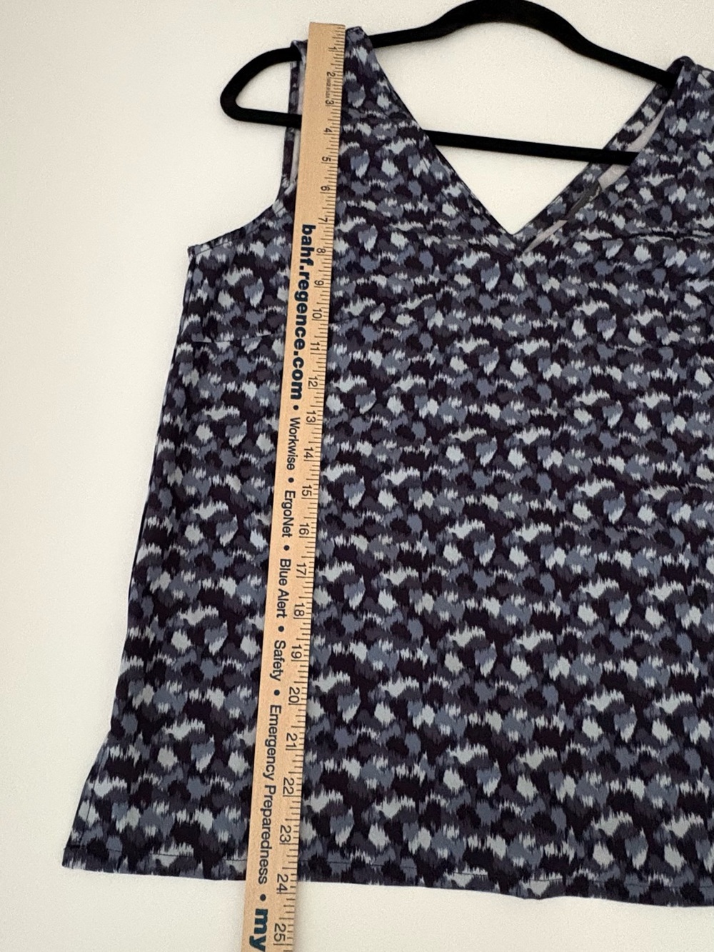 Eddie Bauer Navy and Light Blue Patterned V-Neck Camisole - Picture 11 of 12